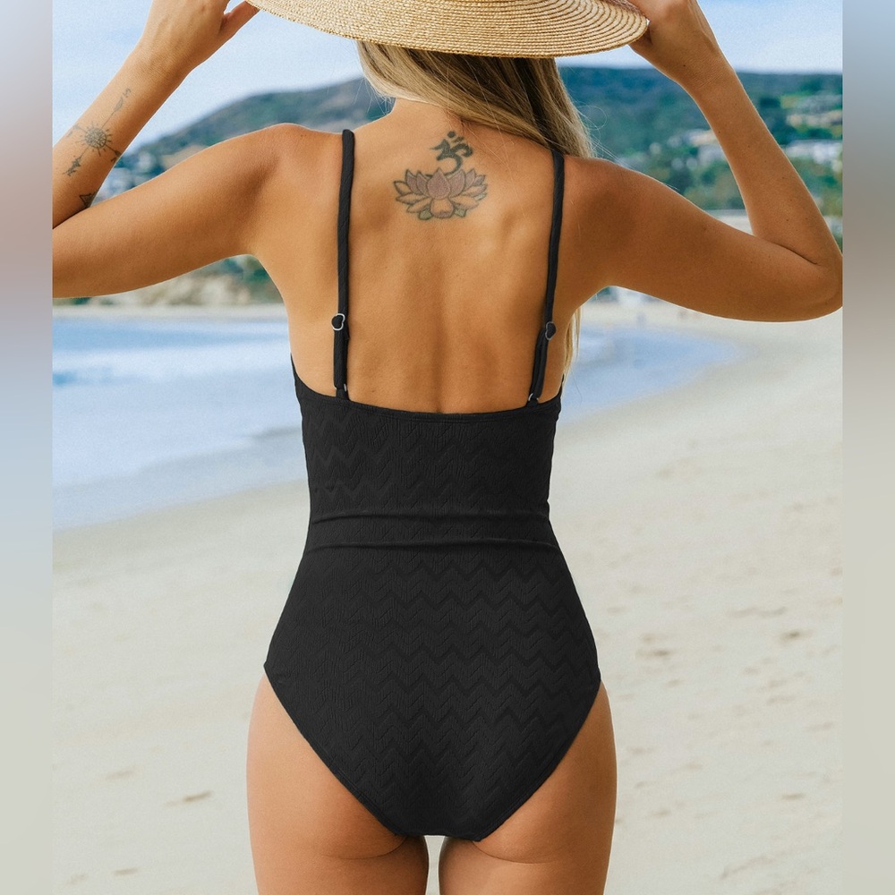 Black Jacquard scalloped top Tummy Control One Piece Swimsuit MEDIUM CUPSHE NWT - Picture 2 of 7